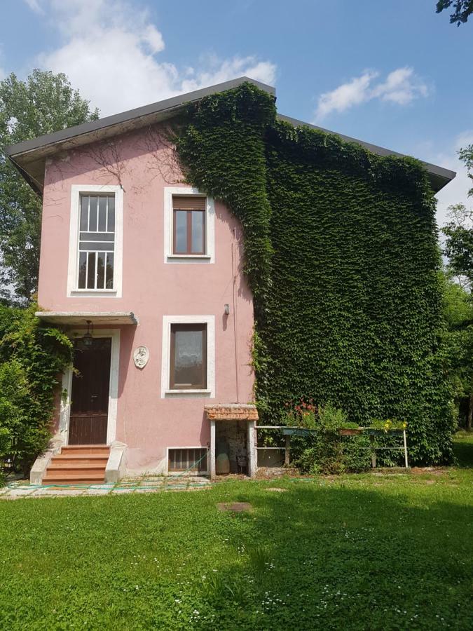 Le Case Nel Bosco Vanzago Exteriör bild